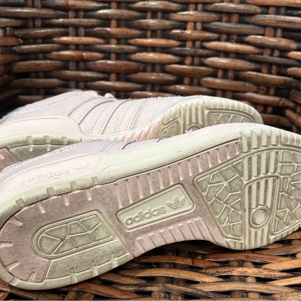 Adidas Rivalry Low Putty Light Pink in size 8.5 Great condition - Picture 9 of 10